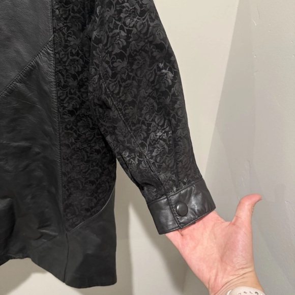 Vintage 80s Wilsons Black Leather Jacket Womens Medium Paisley Suede Sleeve Coat - Picture 9 of 9